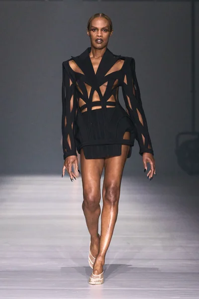 Look 32
